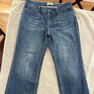 Woman’s LL Bean straight fit denim jeans 100 cotton size 12 RN #71341 VN 05492